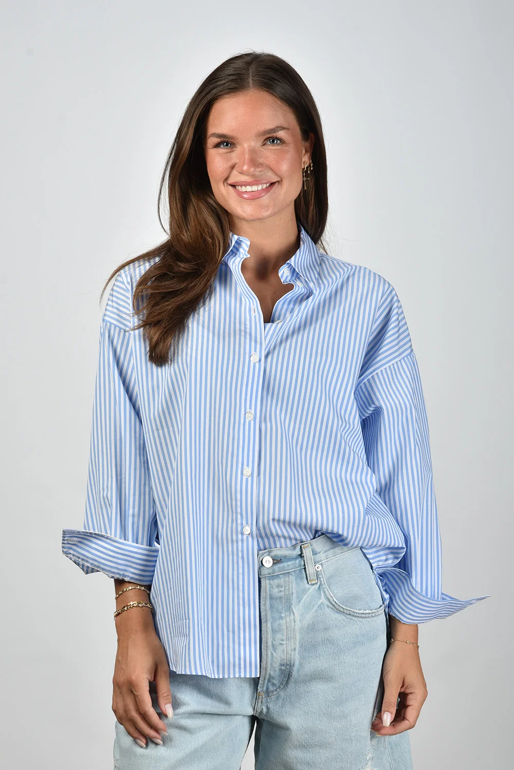 Academia blouse Giorgia 1069-645 riga celeste - 51Dnspod | Smaakvolle damp – Verzendkosten vrij vanaf 40€ Academia blouse Giorgia 1069-645 riga celeste - 51Dnspod | Smaakvolle damp – Verzendkosten vrij vanaf 40€