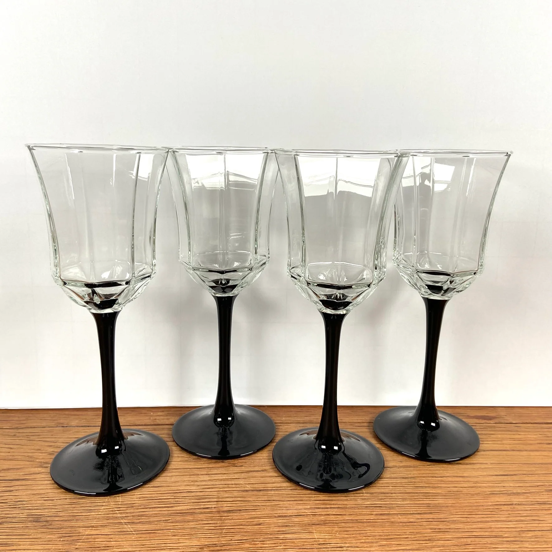 4 Arcoroc Luminarc Octime wijnglazen - 51Dnspod | Smaakvolle damp – Verzendkosten vrij vanaf 40€ 4 Arcoroc Luminarc Octime wijnglazen - 51Dnspod | Smaakvolle damp – Verzendkosten vrij vanaf 40€
