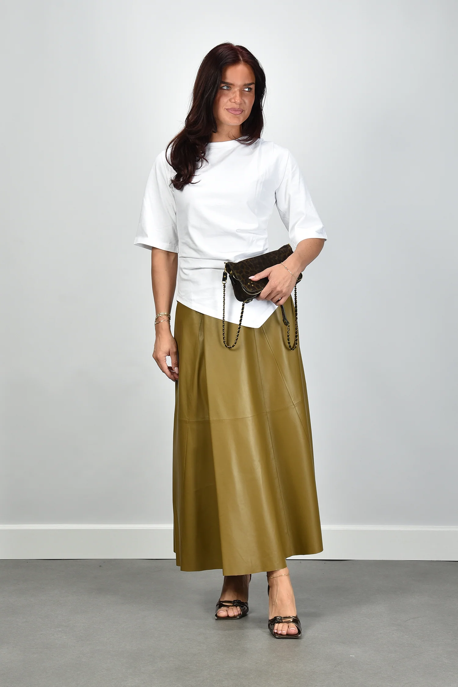 ARMA rok Eleni Lamb Easy 004L266018.02 dark olive - 51Dnspod | Smaakvolle damp – Verzendkosten vrij vanaf 40€ ARMA rok Eleni Lamb Easy 004L266018.02 dark olive - 51Dnspod | Smaakvolle damp – Verzendkosten vrij vanaf 40€