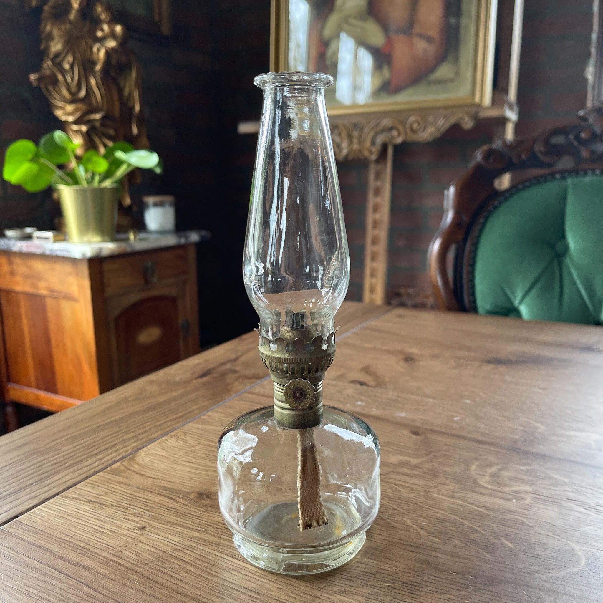 Antieke glazen olielamp - 51Dnspod | Smaakvolle damp – Verzendkosten vrij vanaf 40€ Antieke glazen olielamp - 51Dnspod | Smaakvolle damp – Verzendkosten vrij vanaf 40€