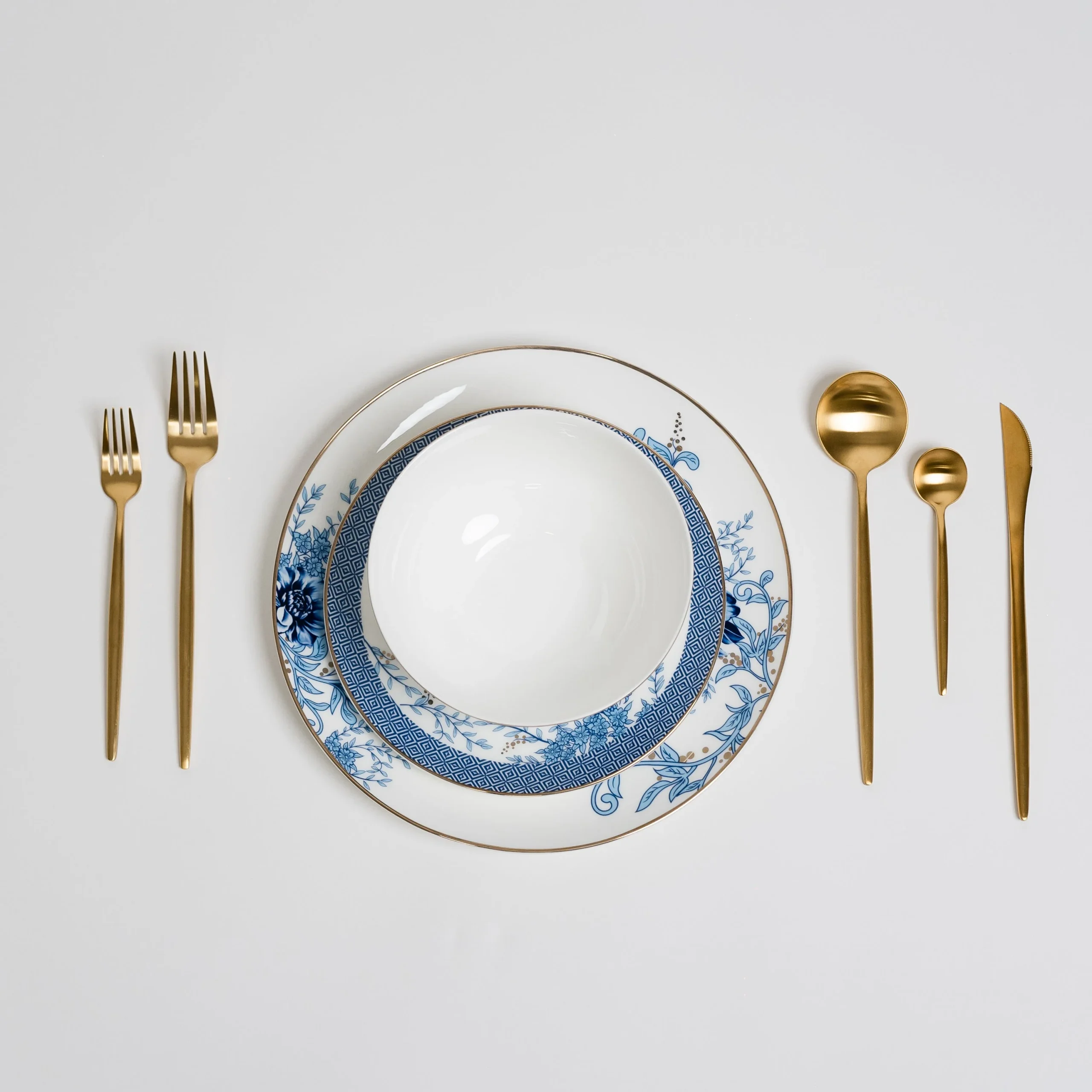 Blauw Bloemen Bordenset - 51Dnspod | Smaakvolle damp – Verzendkosten vrij vanaf 40€ Blauw Bloemen Bordenset - 51Dnspod | Smaakvolle damp – Verzendkosten vrij vanaf 40€